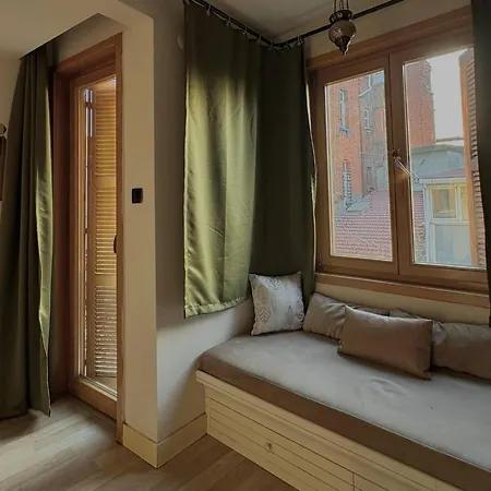 Taksim Square1br 04 *